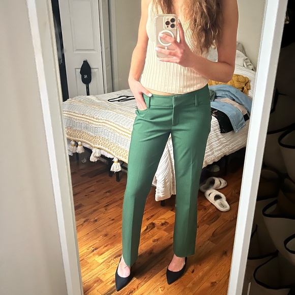 Low-rise trousers in green - Picture 4 of 5